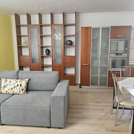 Spacious Modern Apartment In Prime Tirana Location Exteriör bild